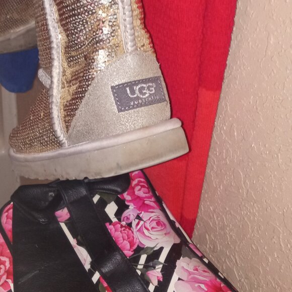 Brand new Gold sequins Ugh boots - Picture 5 of 6